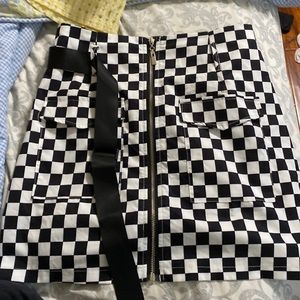 Box black and white skirt
